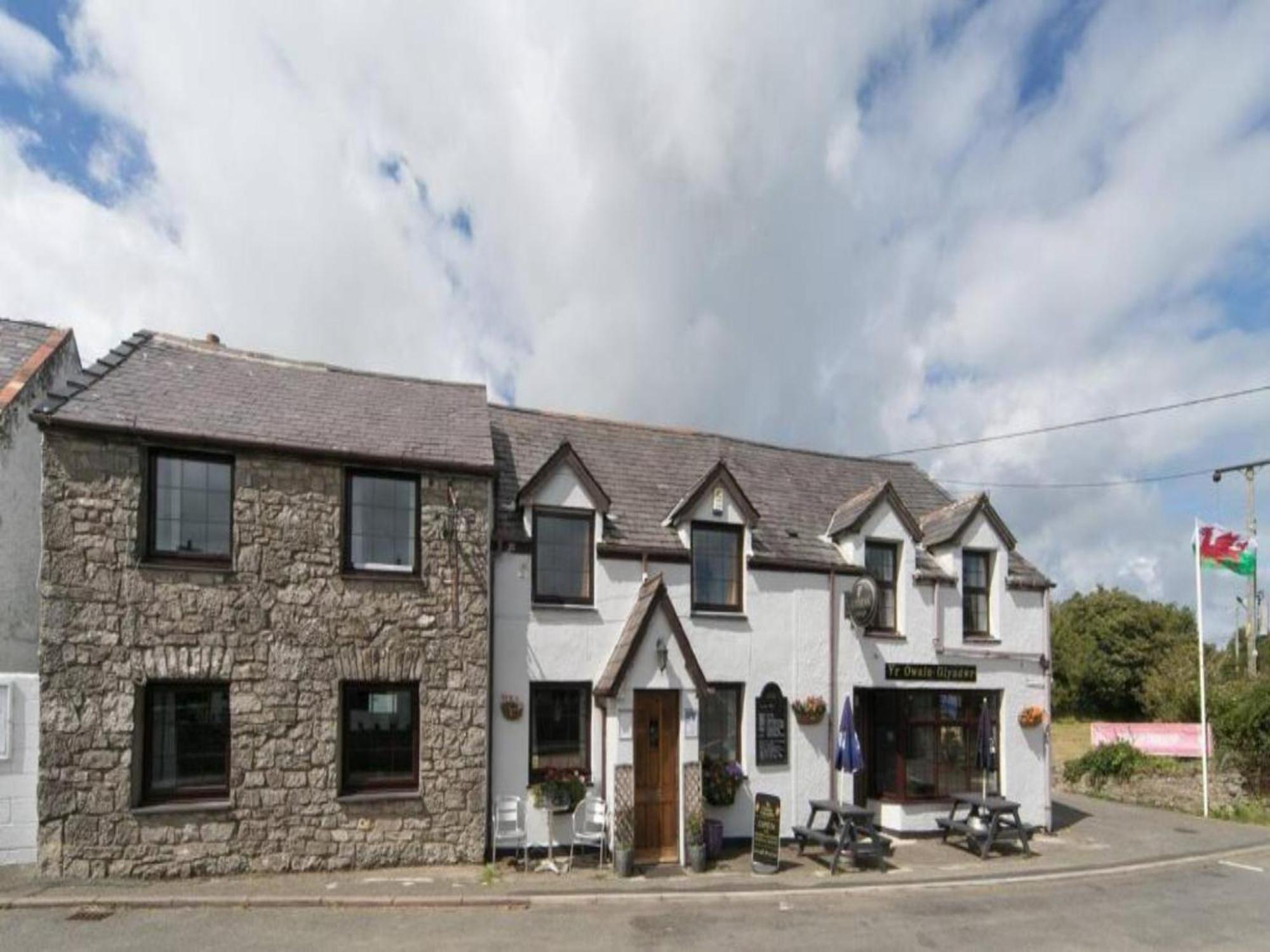 Pass The Keys Modern En-Suite Room In Country Pubrestaurant 2 Llanddona Exterior foto